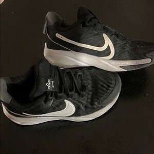 Nike Black and Gray Running Shoes
